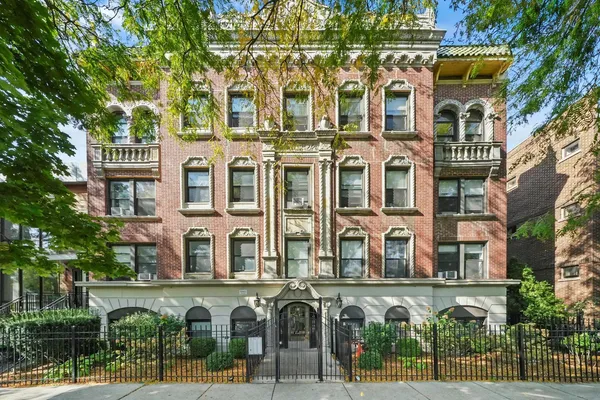$1,295 | 1742 North Humboldt Boulevard, Unit 208, Chicago, IL 60647