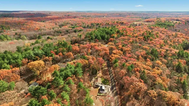 $390,000 | 353 Pasay Road, Thompson, CT 06255