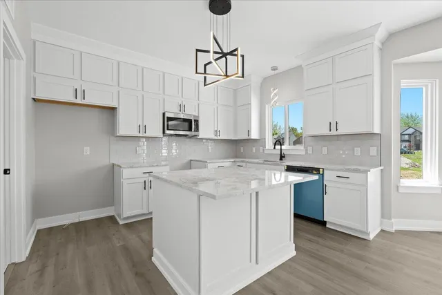 $499,900 | 37633 Scone Court, Livonia, MI 48154