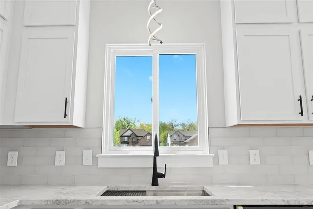 $499,900 | 37633 Scone Court, Livonia, MI 48154