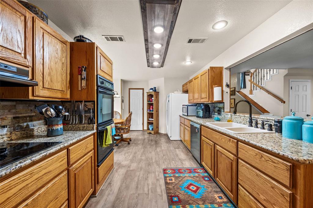 881 Wild Road Van Alstyne, TX 75495 - Photo 5 of 37