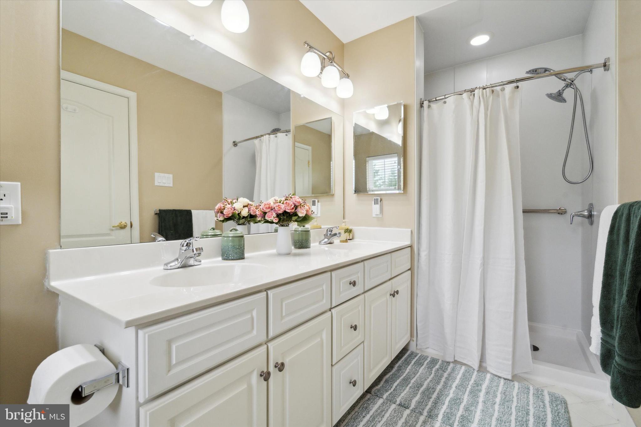 207 Coventry Road Chalfont, PA 18914 - Photo 24 of 35 Primary Bathroom