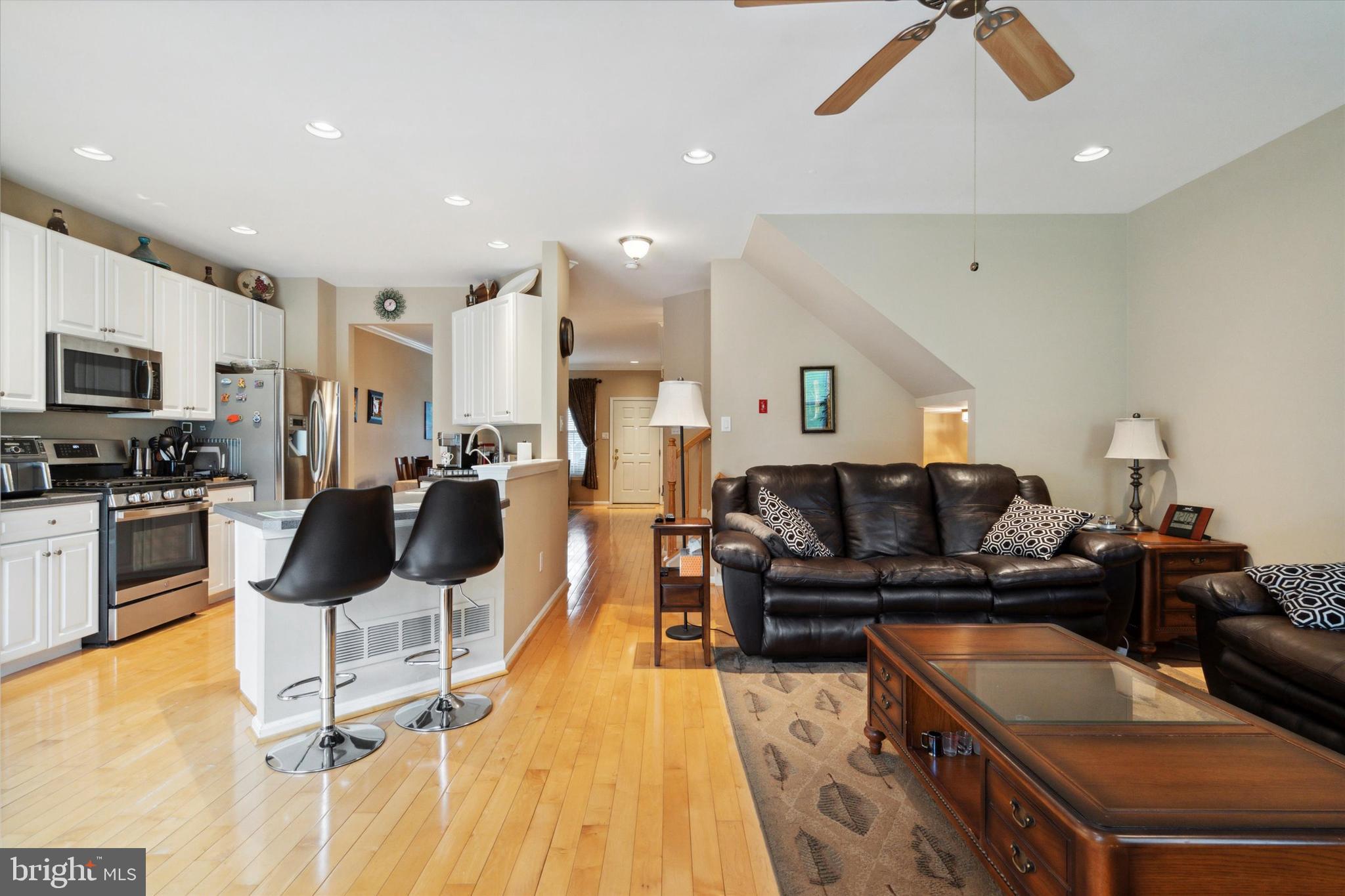 207 Coventry Road Chalfont, PA 18914 - Photo 6 of 35 Living/Kitchen