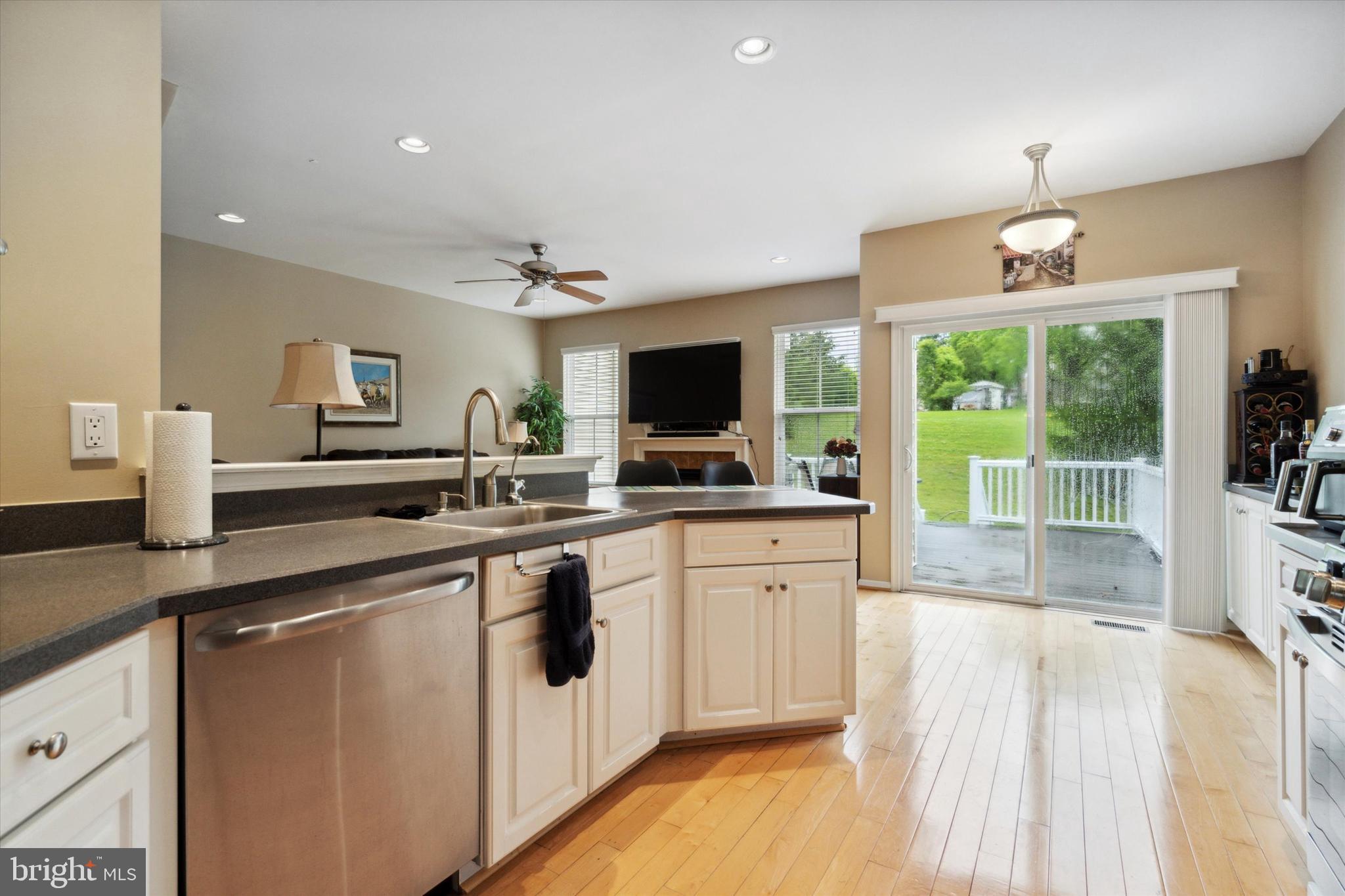 207 Coventry Road Chalfont, PA 18914 - Photo 10 of 35 Peninsula