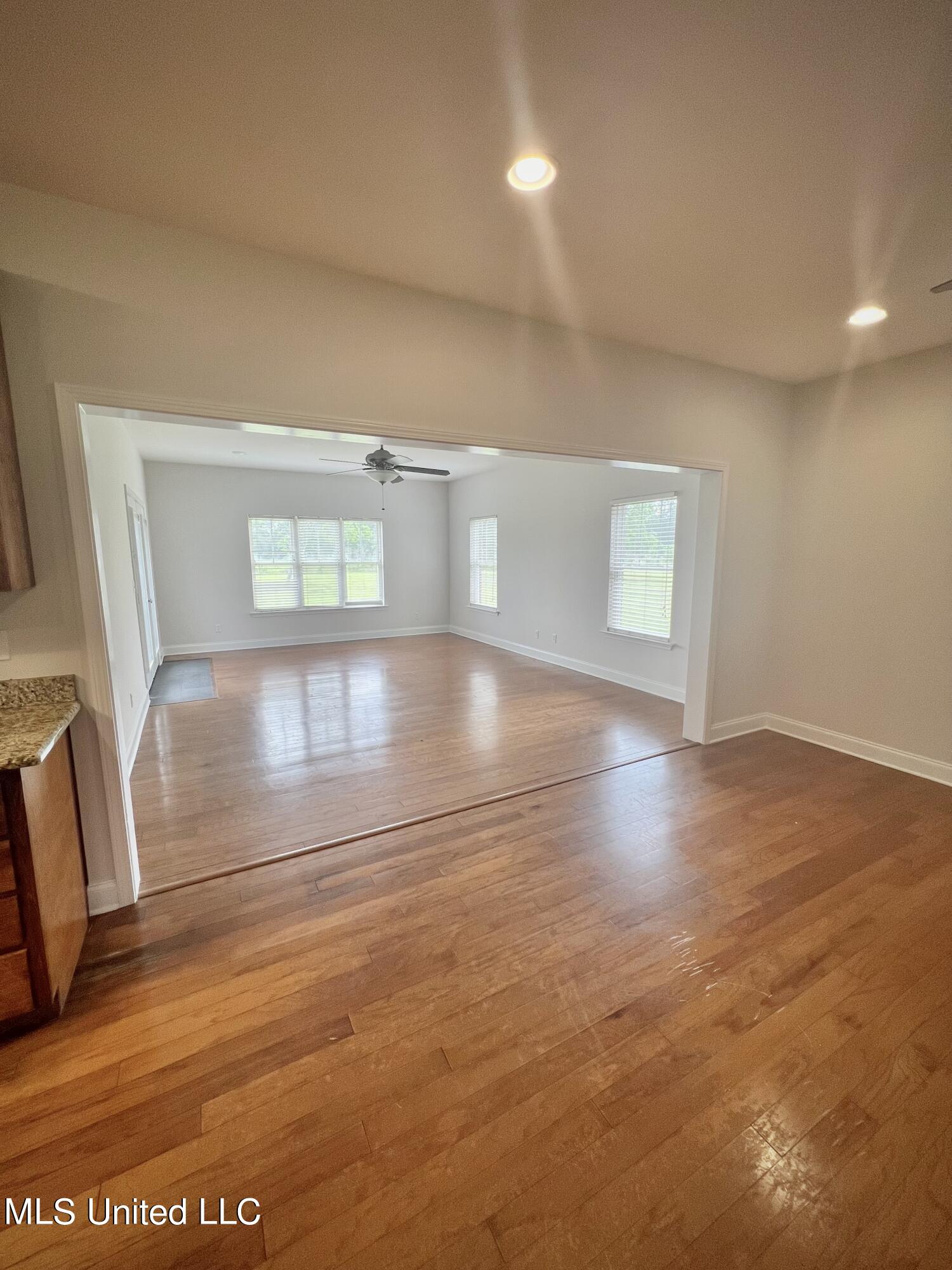 113 Polk Road Lucedale, MS 39452 - Photo 5 of 19 IMG_2606