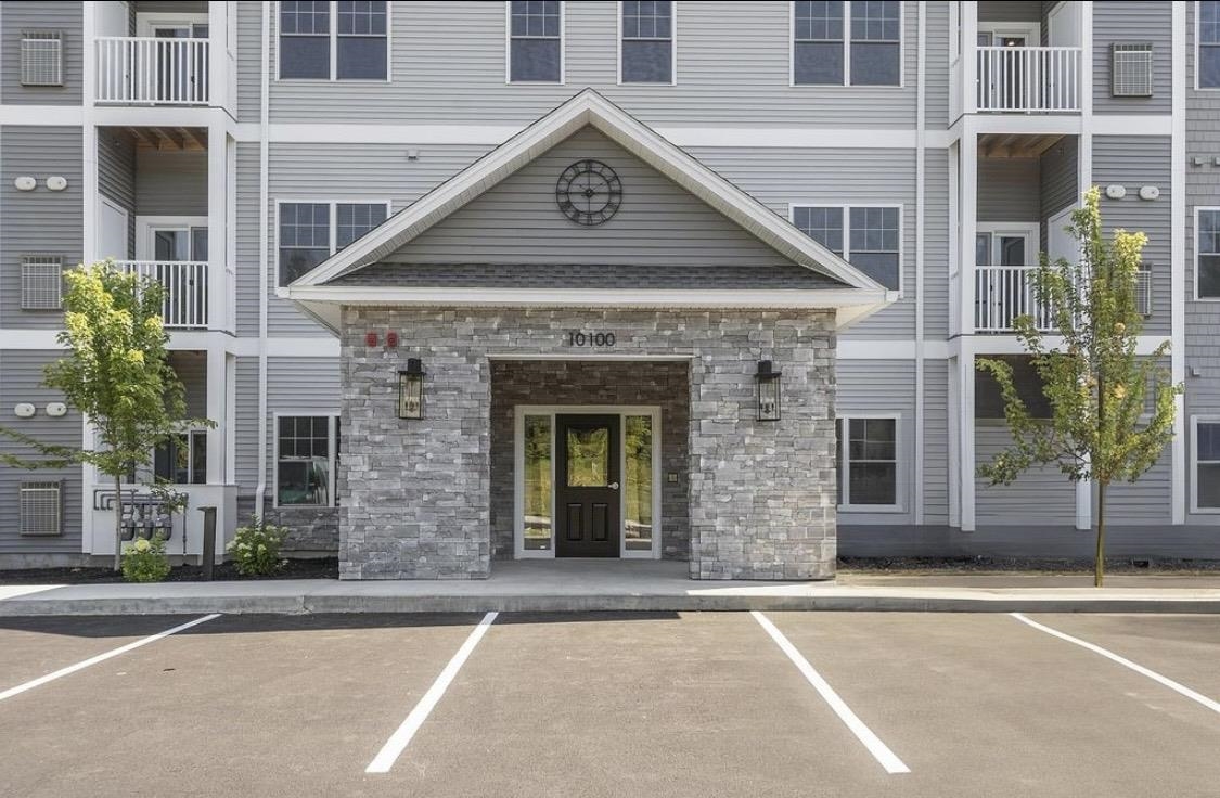 10100 South Willow Street, Unit 202 Manchester, NH 03109 - Photo 2 of 17