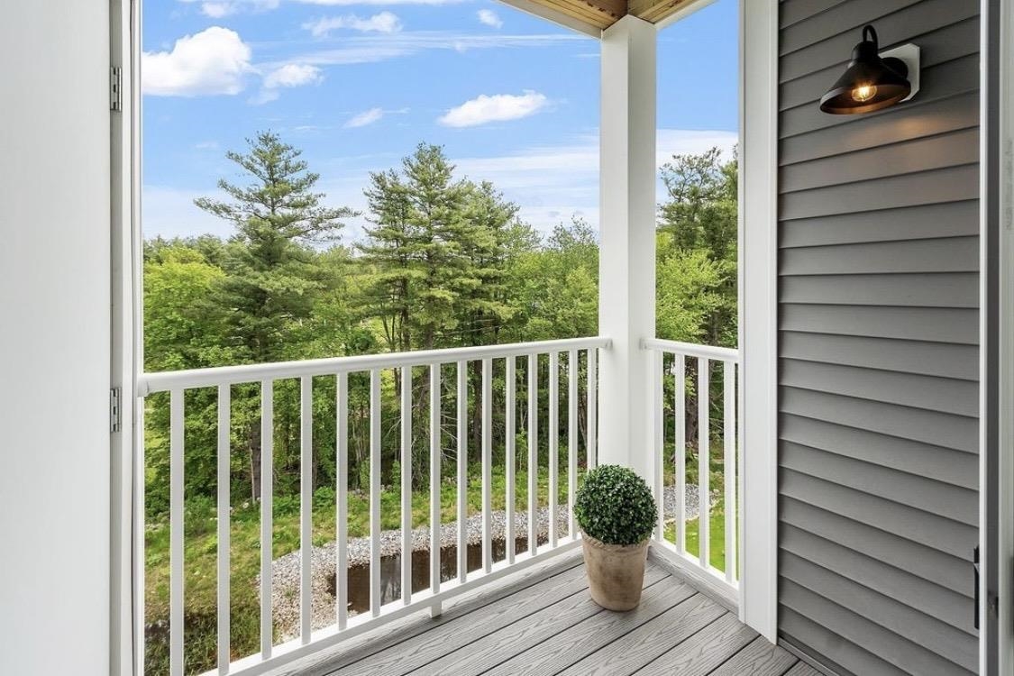 10100 South Willow Street, Unit 202 Manchester, NH 03109 - Photo 4 of 17