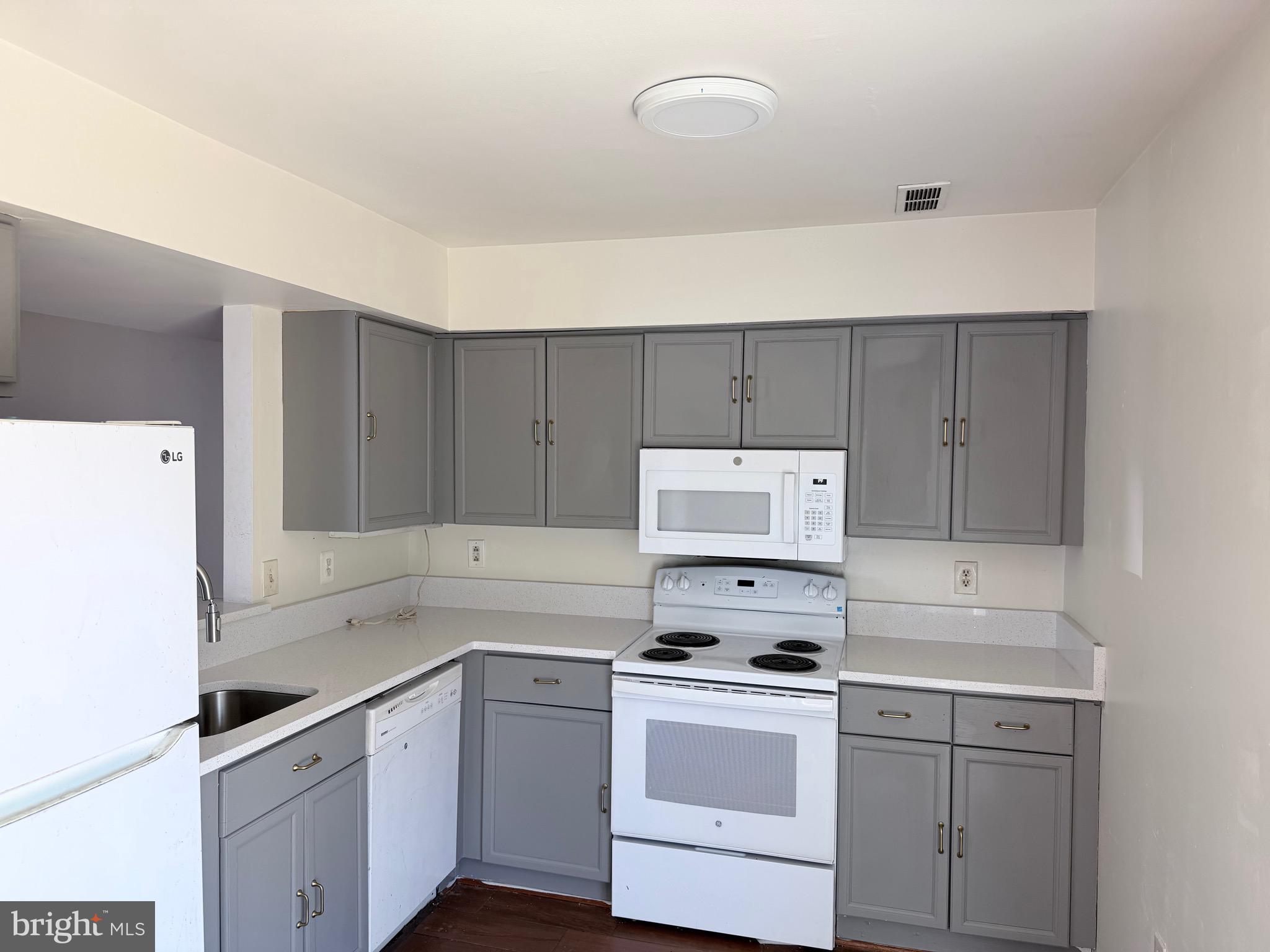 14819 Rising Sun Lane Haymarket, VA 20169 - Photo 2 of 33