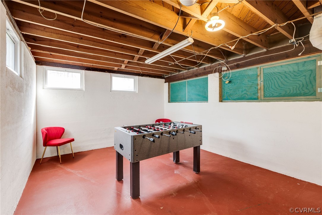 501 Old Hundred Road Midlothian, VA 23113 - Photo 5 of 44 a room with furniture and a table