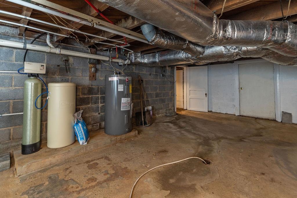 115 Old Hermitage Road Waynesboro, VA 22980 - Photo 32 of 63 a view of a room with gym equipment