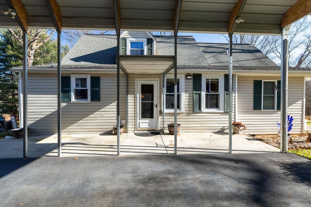 115 Old Hermitage Road Waynesboro, VA 22980 - Photo 37 of 63 a view of a house