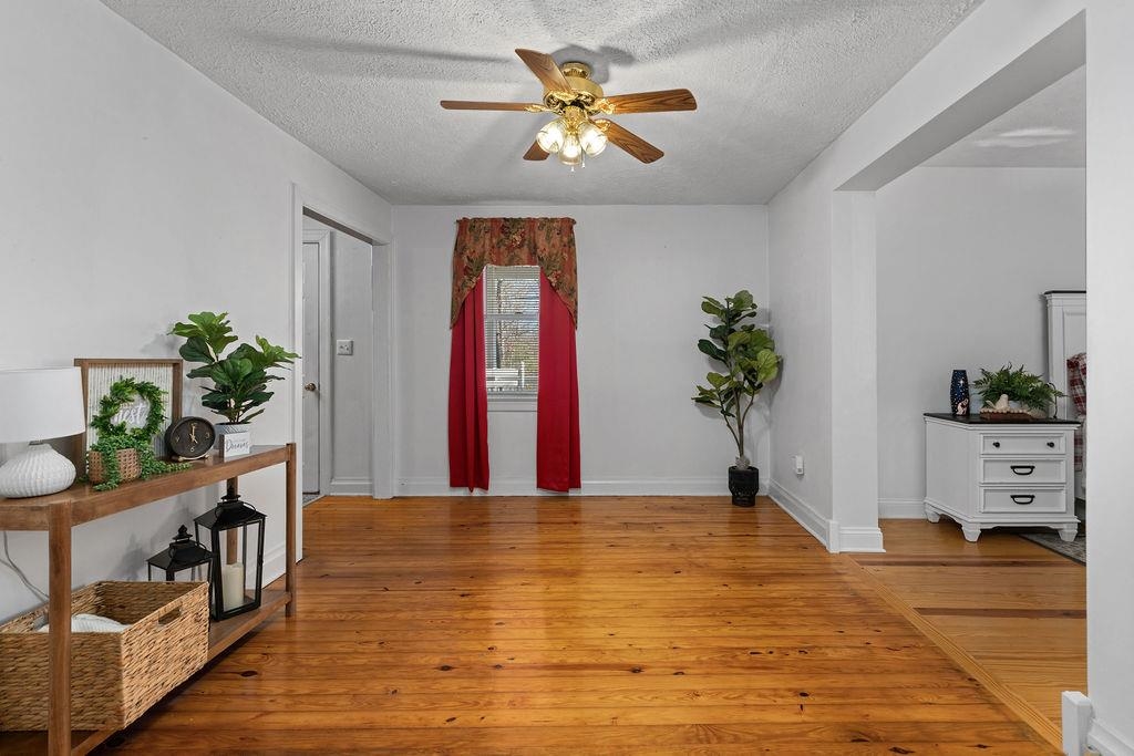115 Old Hermitage Road Waynesboro, VA 22980 - Photo 7 of 63 a view of an empty room with a potted plant