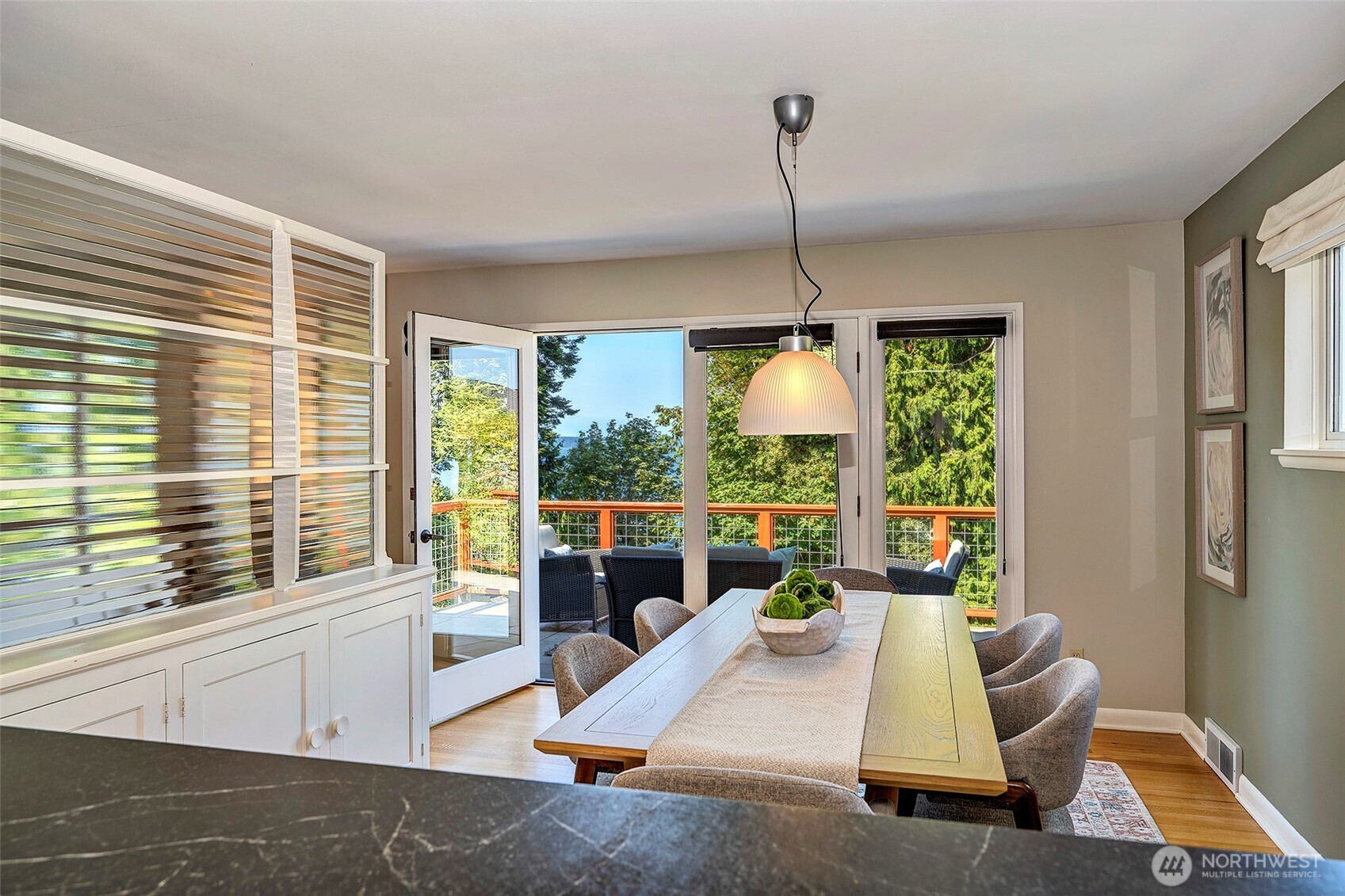 18516 Sound View Place Edmonds, WA 98020 - Photo 12 of 31 Gallery Image 12