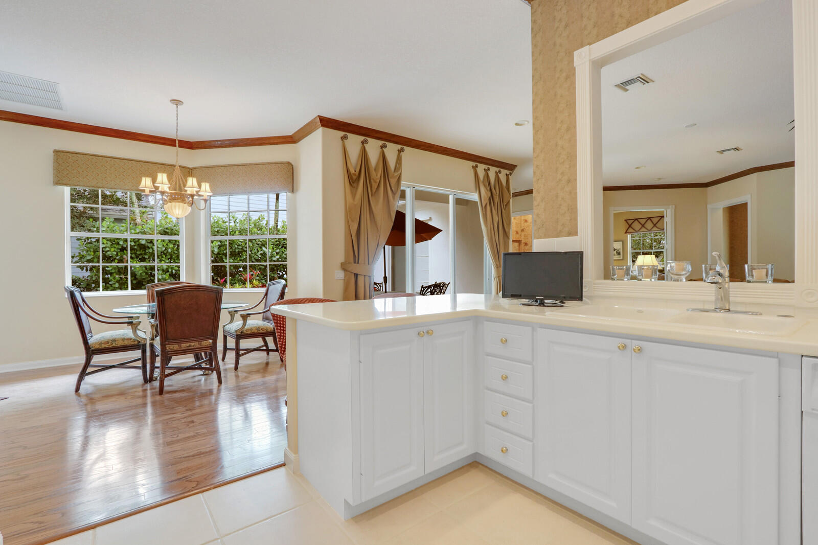 179 Barbados Drive Jupiter, FL 33458 - Photo 8 of 27 Kitchen/Dinning