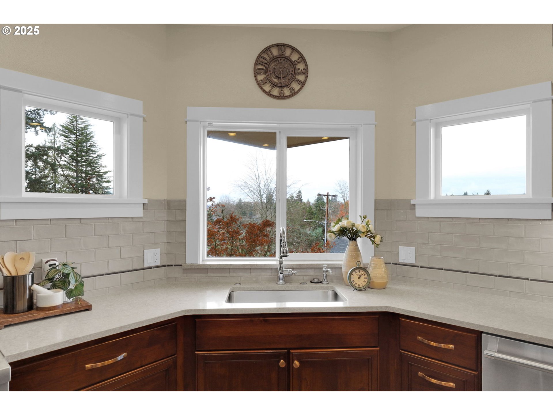 1243 Crenshaw Road Eugene, OR 97401 - Photo 16 of 48 Gallery Image 16