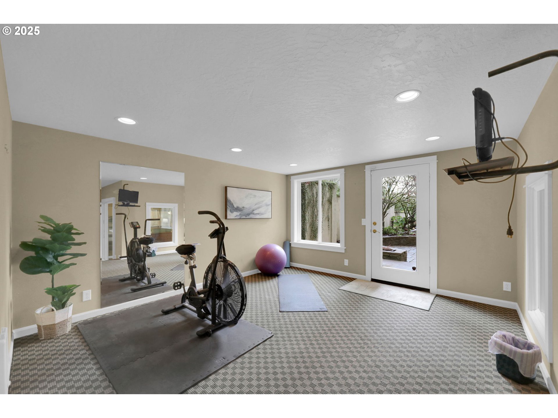 1243 Crenshaw Road Eugene, OR 97401 - Photo 28 of 48 Gallery Image 28