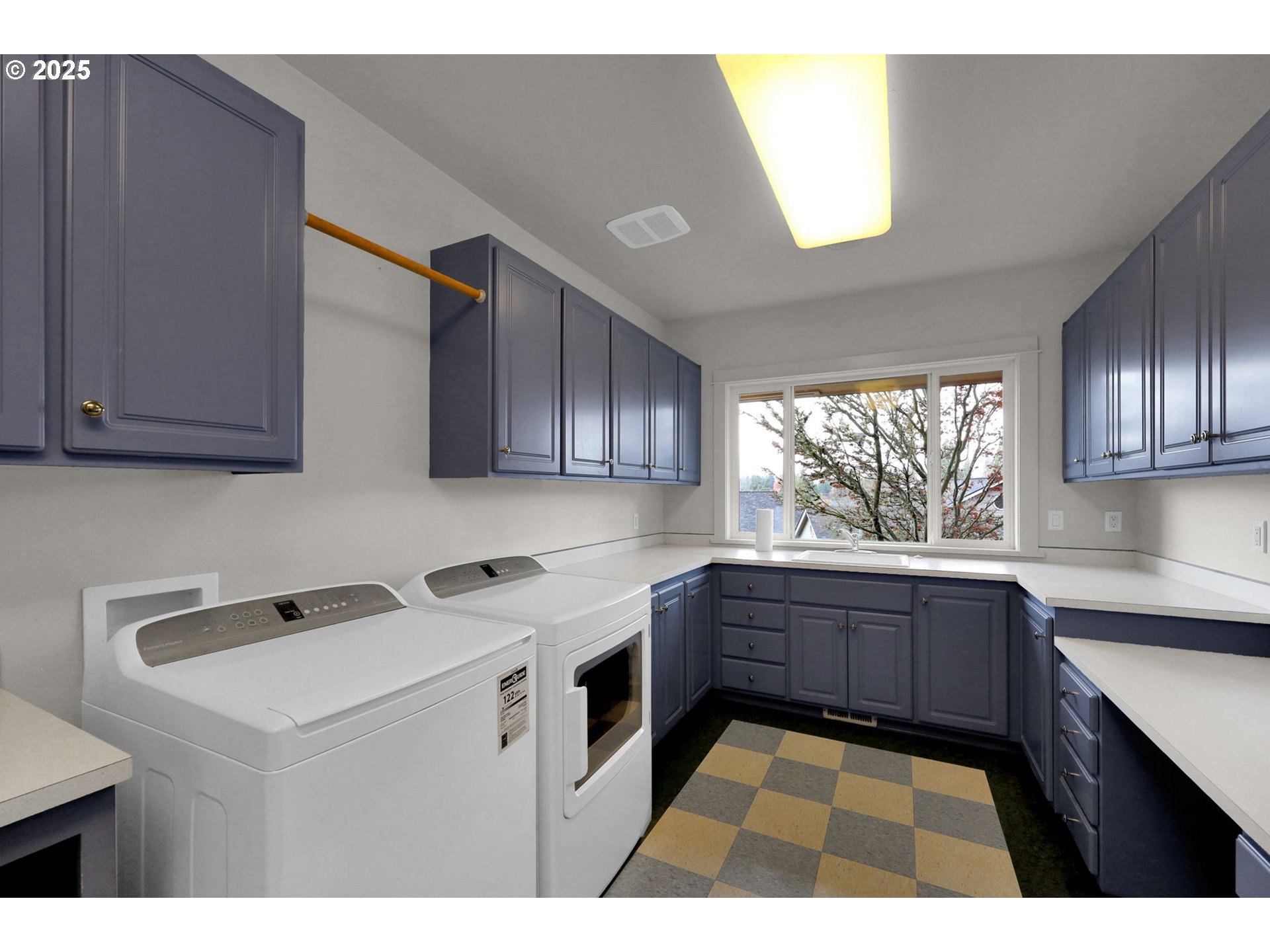 1243 Crenshaw Road Eugene, OR 97401 - Photo 40 of 48 Gallery Image 40