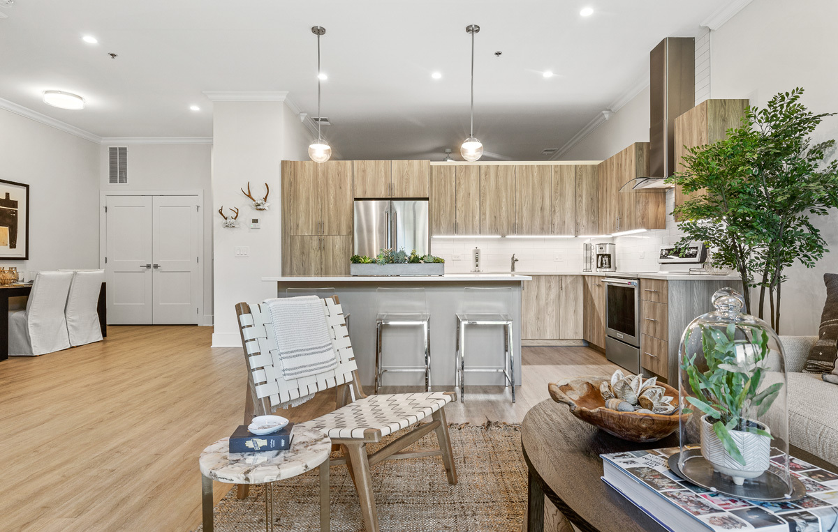 1555 Ridge Avenue, Unit 417 Evanston, IL 60201 - Photo 2 of 6