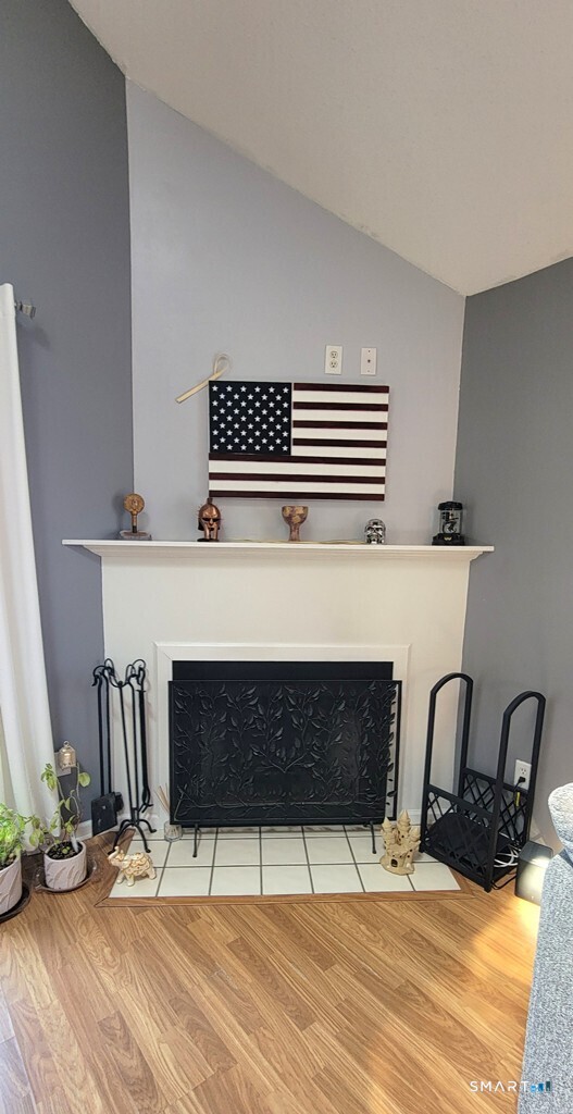 10 Taft Pointe, Unit 2 Waterbury, CT 06708 - Photo 4 of 18 a view of table and chairs