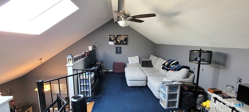 10 Taft Pointe, Unit 2 Waterbury, CT 06708 - Photo 10 of 18 a living room with furniture