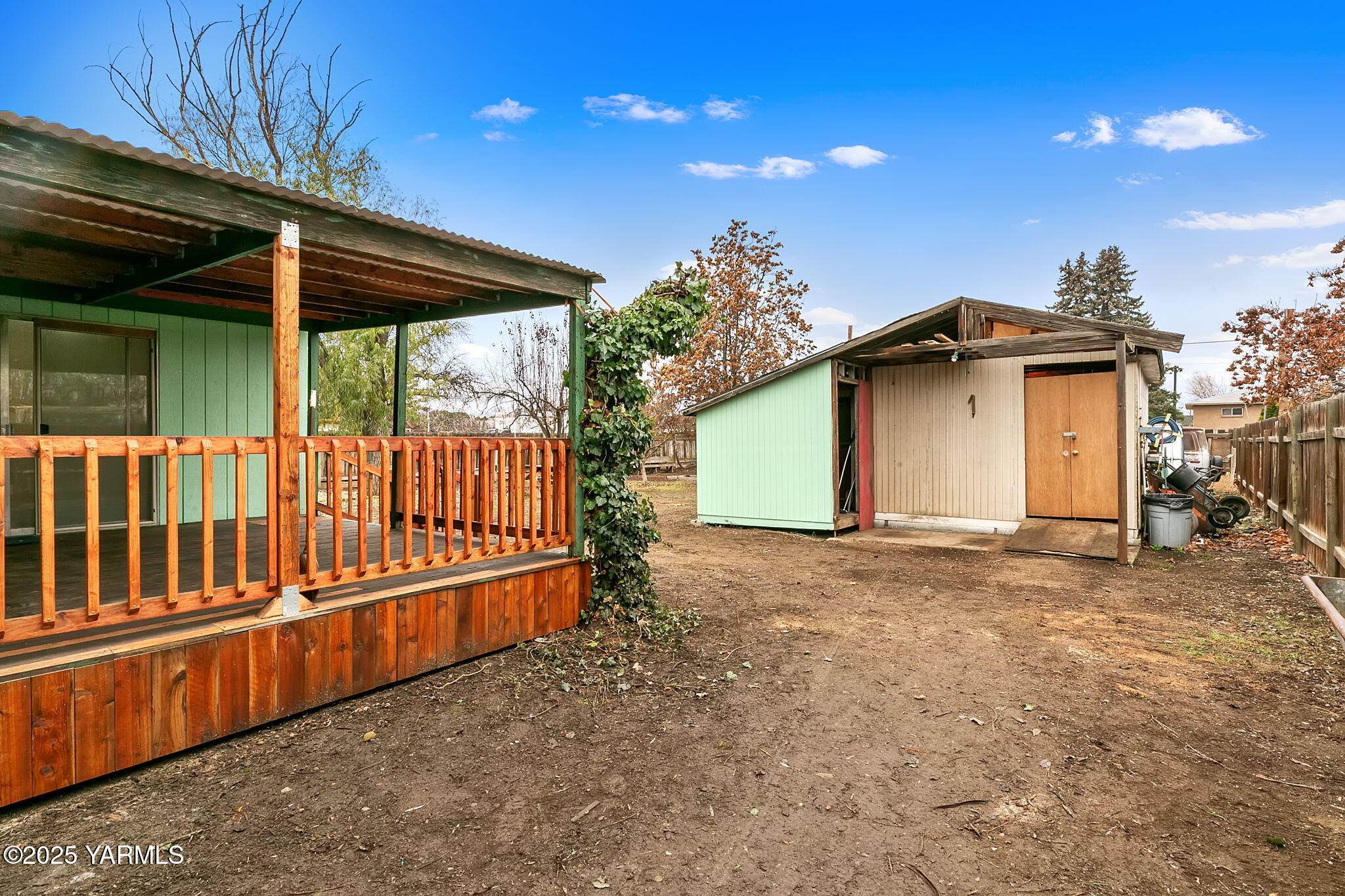 503 North Chestnut Street Toppenish, WA 98948 - Photo 19 of 21 a view of backyard with deck and outdoor seating