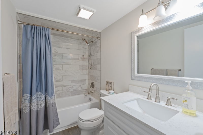 114 Federal Hill Road Pompton Lakes, NJ 07442 - Photo 9 of 21