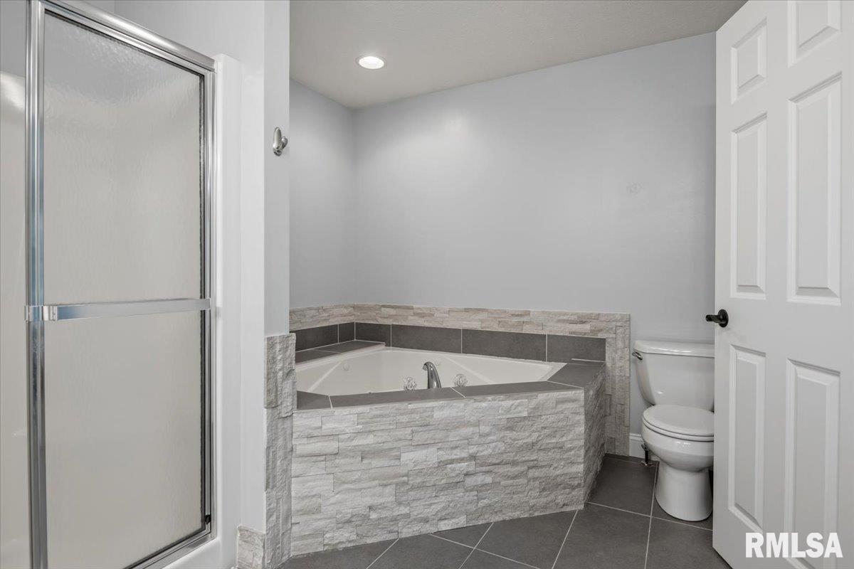 202 Huntington Road Chatham, IL 62629 - Photo 25 of 49