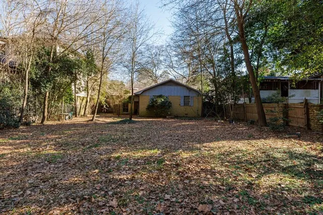 $995,000 | 3941 Paces Ferry Drive Southeast, Atlanta, GA 30339