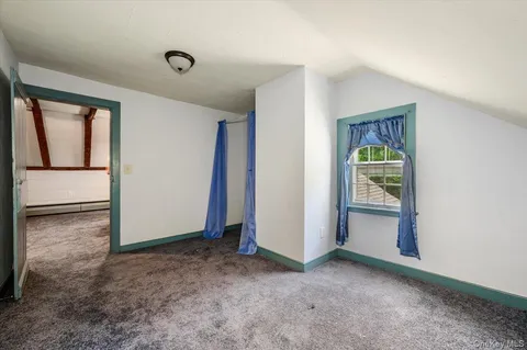 $550,000 | 169 West Rogues Path, Huntington, NY 11743