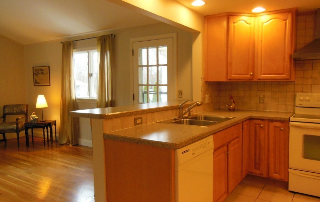 3 Old Stagecoach Road Bedford, MA 01730 - Photo 9 of 18