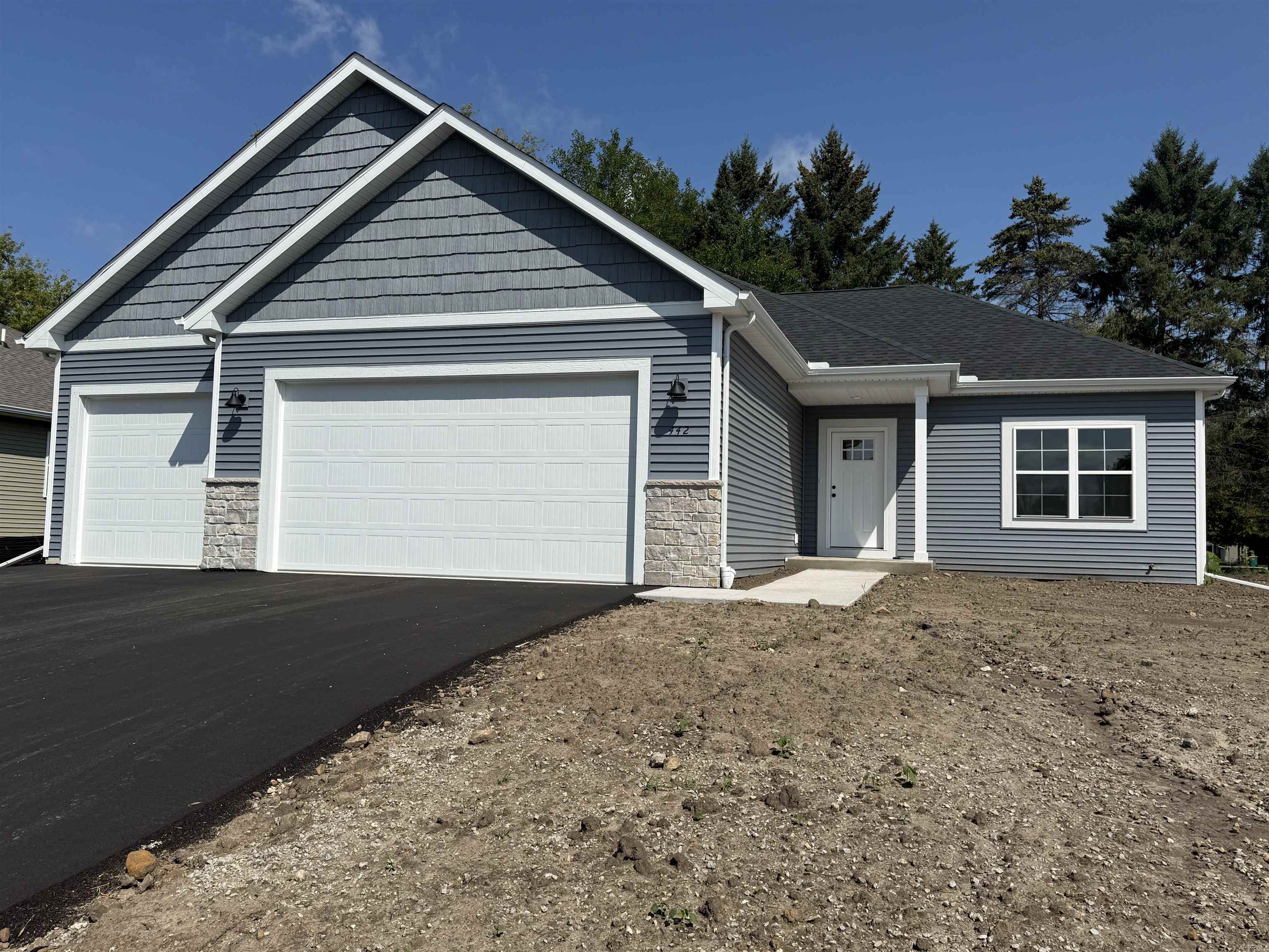 442 Village Ripon, WI 54971 - Photo 1 of 27 Gallery Image 1