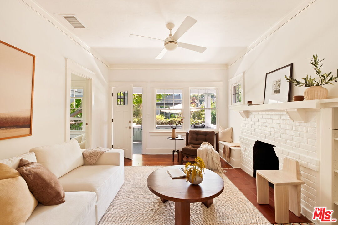 729 Marco Place Venice, CA 90291 - Photo 13 of 36