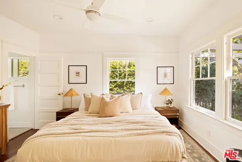 $2,350,000 | 729 Marco Place, Venice, CA 90291