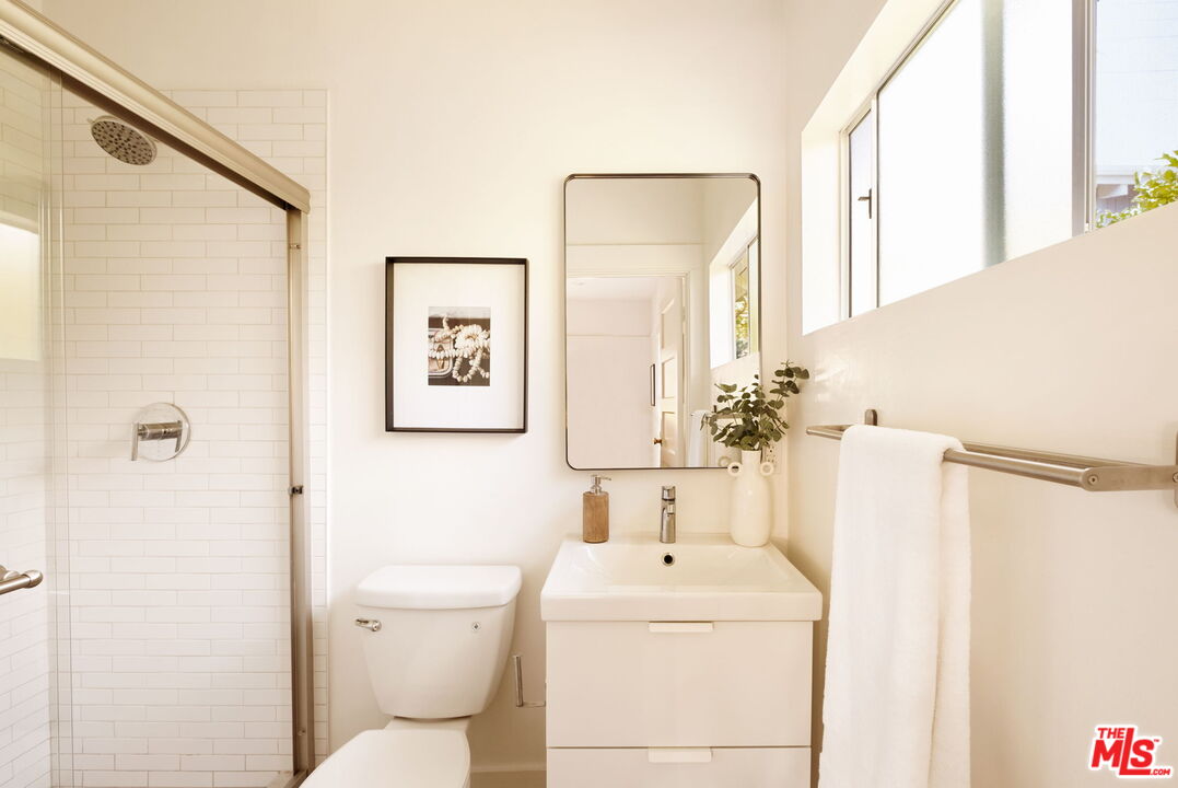 729 Marco Place Venice, CA 90291 - Photo 21 of 36