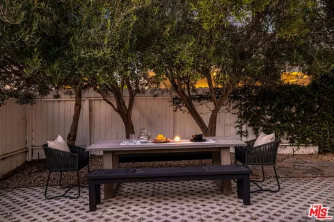 $2,350,000 | 729 Marco Place, Venice, CA 90291