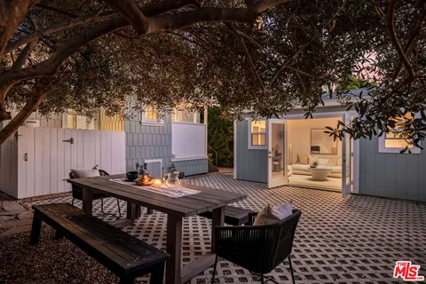 $2,350,000 | 729 Marco Place, Venice, CA 90291