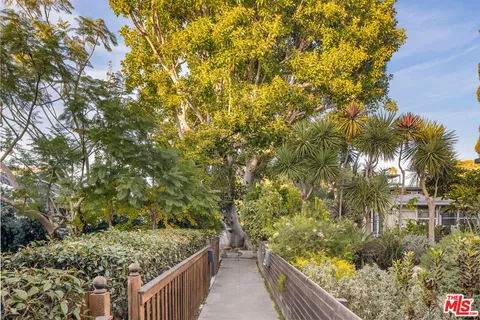 $2,350,000 | 729 Marco Place, Venice, CA 90291