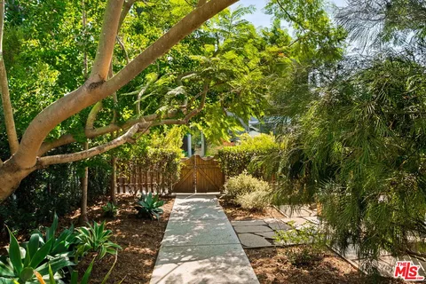 $2,350,000 | 729 Marco Place, Venice, CA 90291