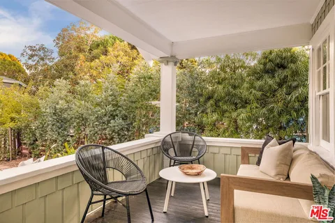 $2,350,000 | 729 Marco Place, Venice, CA 90291