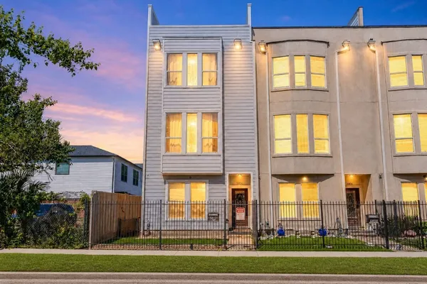 $3,100 | 5507 Darling Street, Houston, TX 77007