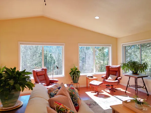 $699,000 | 106 Ln A, Garden Valley, ID 83622