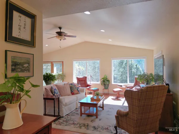 $699,000 | 106 Ln A, Garden Valley, ID 83622