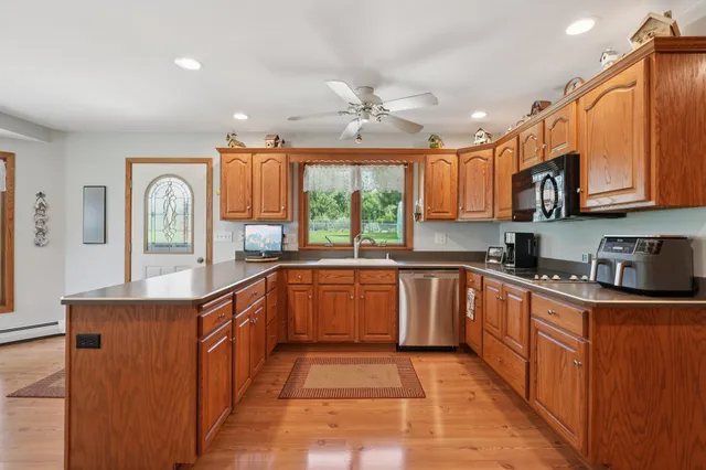 $849,000 | N6190 County Rd F, Concord, WI 53178