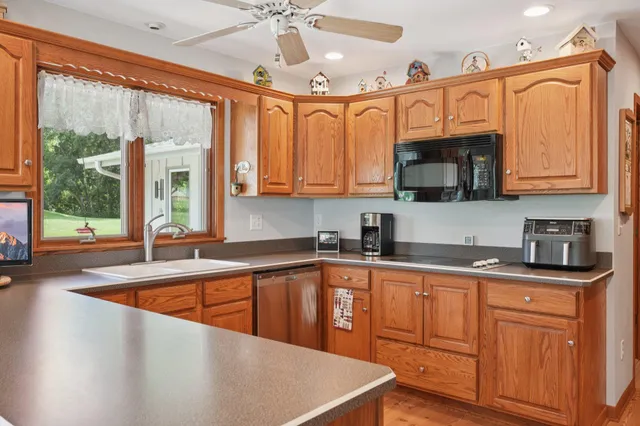 $849,000 | N6190 County Rd F, Concord, WI 53178