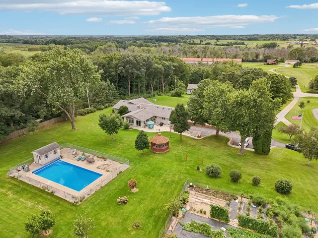 $849,000 | N6190 County Rd F, Concord, WI 53178