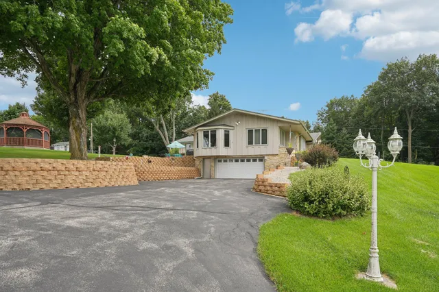 $849,000 | N6190 County Rd F, Concord, WI 53178