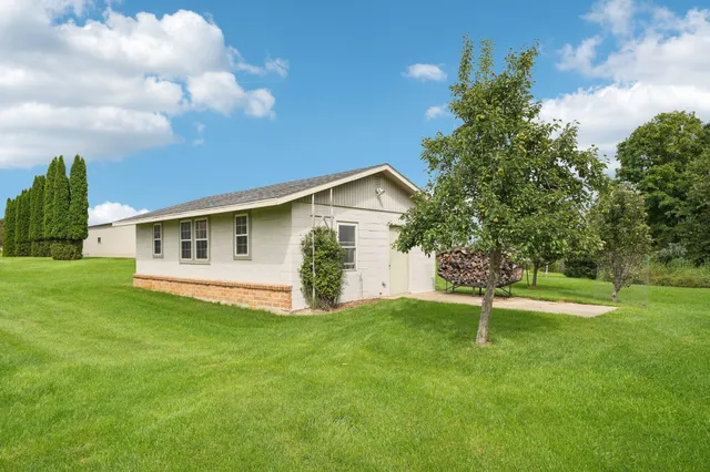 $849,000 | N6190 County Rd F, Concord, WI 53178