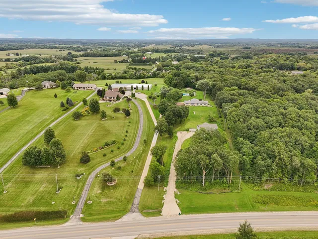 $849,000 | N6190 County Rd F, Concord, WI 53178