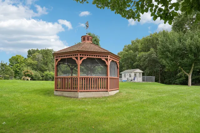 $849,000 | N6190 County Rd F, Concord, WI 53178