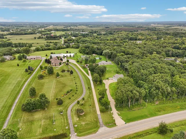 $849,000 | N6190 County Rd F, Concord, WI 53178